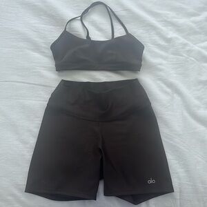 Alo 5" Airbrush High-Waist Biker Short and Airlift Intrigue Bra BUNDLE